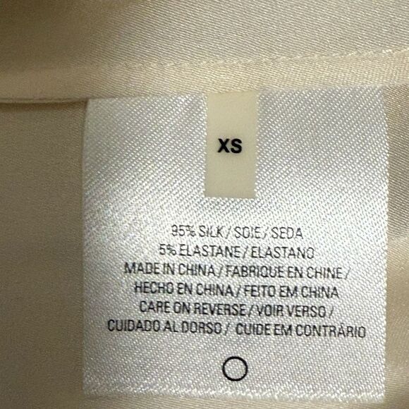 NWOT Elie Tahari Sleeveless V Neck Silk Blouse with Collar Ruffle in Off White. - Picture 5 of 5